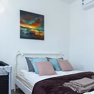 Amphora Luxury With Free Private Parking And Cozy Balcony , Budapest Ungheria